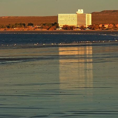 Rayentray Puerto Madryn Hotel Exterior photo